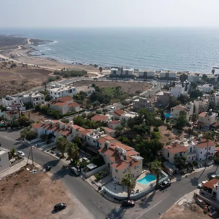 Lighthouse Pool וילה